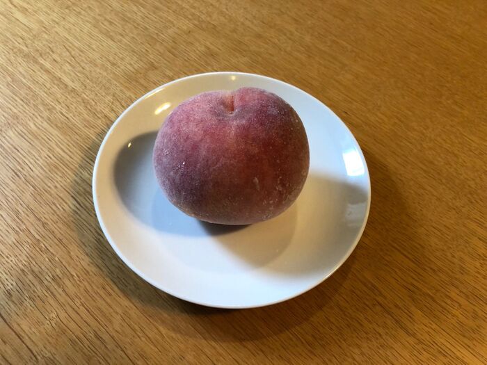 桃を丸ごと冷凍してみたら 3つのメリットを発見 暮らしニスタ 桃を丸ごと冷凍してみたら 3つのメリットを発見 暮らしニスタ