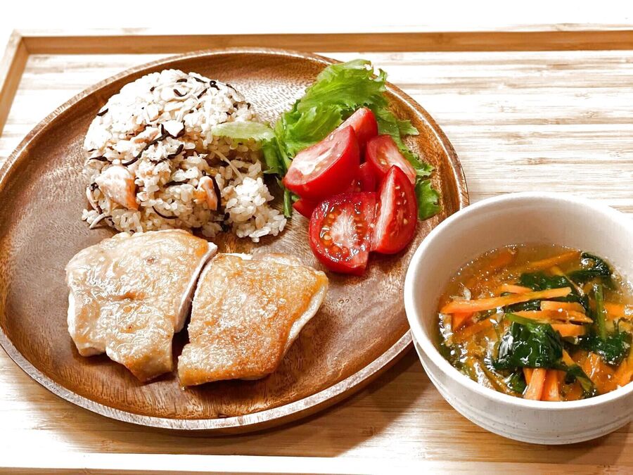 パリパリチキンを作るコツは ガツンと押さえる 暮らしニスタ