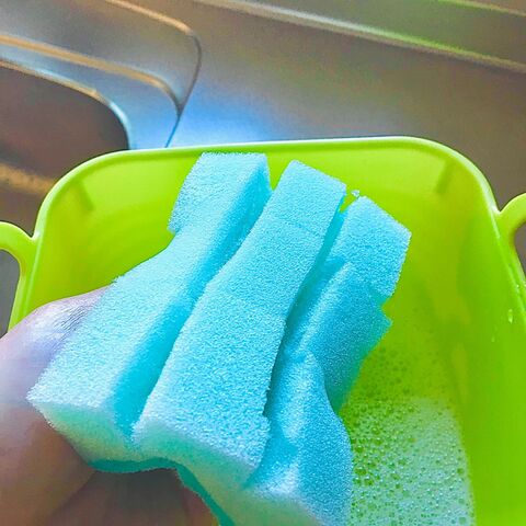 スポンジで窓のサッシをピカピカに 暮らしニスタ スポンジで窓のサッシをピカピカに 暮らしニスタ