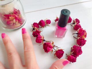 ダイソー はがせる可愛いピンクの水性ネイルカラー 暮らしニスタ ダイソー はがせる可愛いピンクの水性ネイルカラー 暮らしニスタ