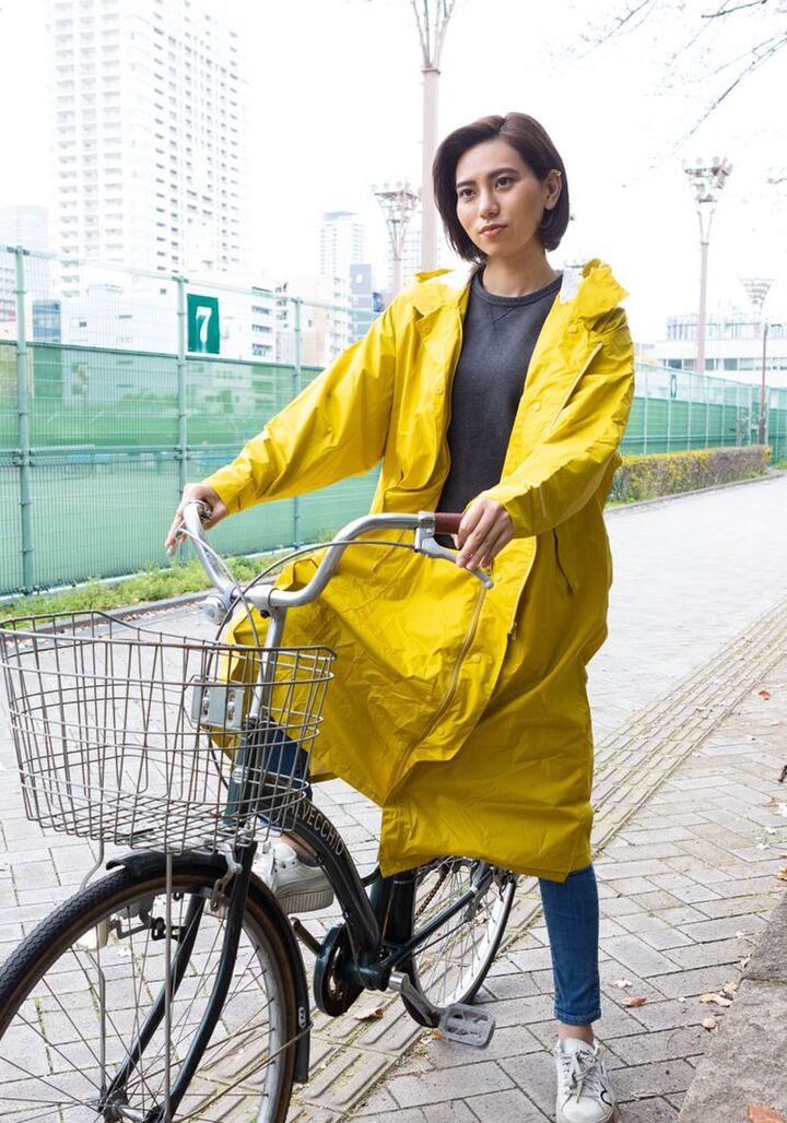 雨の日のお出かけも安心・安全!アウトドアブランドの本格派レインポンチョ