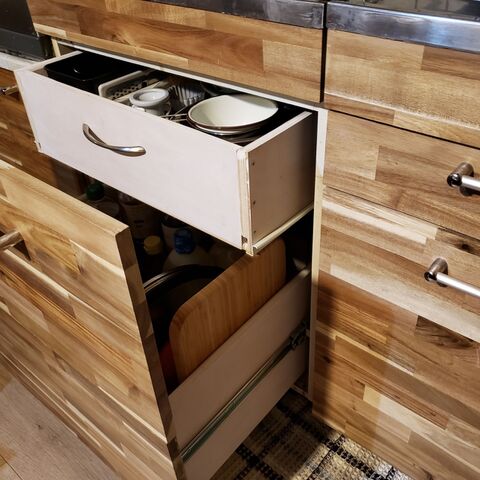 キッチン収納が倍増 古いシンクをシステムキッチン風にdiy 暮らしニスタ キッチン収納が倍増 古いシンクをシステムキッチン風にdiy 暮らしニスタ