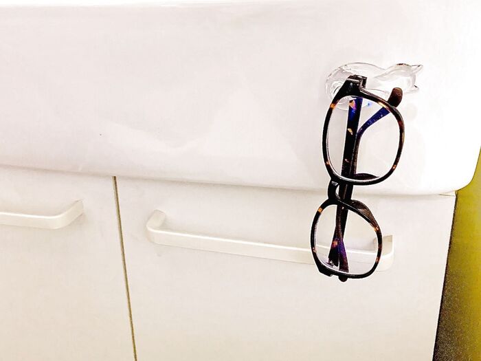 猫型フックを使ったメガネのちょい置き収納