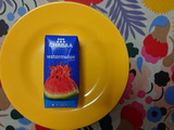 watermelon juice　果汁100％香料着色料、人工甘味料不使用。