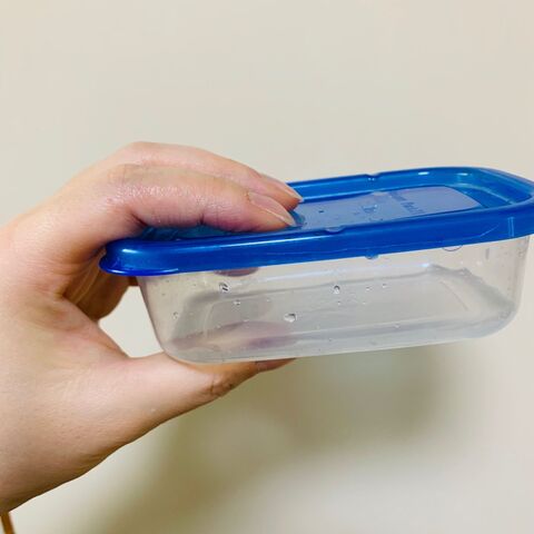 なかなか取れないタッパーの臭いを一発消臭 暮らしニスタ なかなか取れないタッパーの臭いを一発消臭 暮らしニスタ