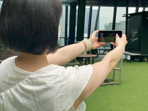 スマホ写真の失敗をなくしたい 撮影時に知っておきたい基本の構え方とは 暮らしニスタ スマホ写真の失敗をなくしたい 撮影時に知っておきたい基本の構え方とは 暮らしニスタ