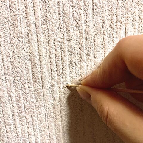 賃貸でも安心 壁の穴を綺麗に塞げる裏ワザ 暮らしニスタ 賃貸でも安心 壁の穴を綺麗に塞げる裏ワザ 暮らしニスタ