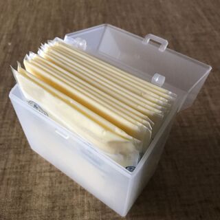 セリア スライスチーズケース は取り出しやすく 冷蔵庫にコンパクトに収まる 暮らしニスタ セリア スライスチーズケース は取り出しやすく 冷蔵庫にコンパクトに収まる 暮らしニスタ