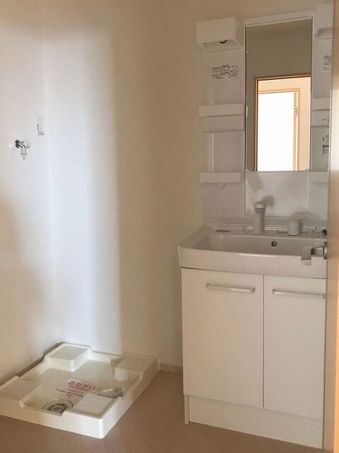 転勤族 賃貸 にも安心 洗濯機と洗面台の隙間にピッタリ おススメの引き出し収納 暮らしニスタ 転勤族 賃貸 にも安心 洗濯機と洗面台の隙間にピッタリ おススメの引き出し収納 暮らしニスタ