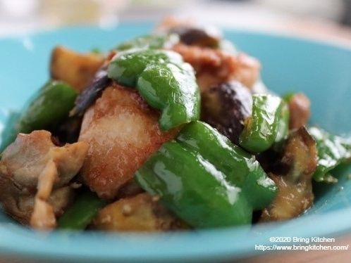 白いご飯のおかず 鶏とピーマンのショガバタ炒め 暮らしニスタ