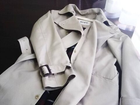 トレンチコートの襟汚れを防ぐためにしていること 暮らしニスタ トレンチコートの襟汚れを防ぐためにしていること 暮らしニスタ