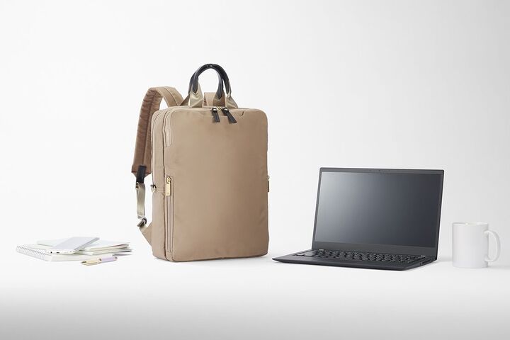 テレワークの強い味方!PCも運べるスリムなビジネスリュック