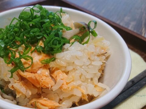 焼き鮭で簡単炊き込みご飯 暮らしニスタ 焼き鮭で簡単炊き込みご飯 暮らしニスタ