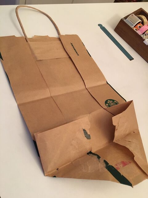 スタバの紙袋で作る ブックカバー 暮らしニスタ