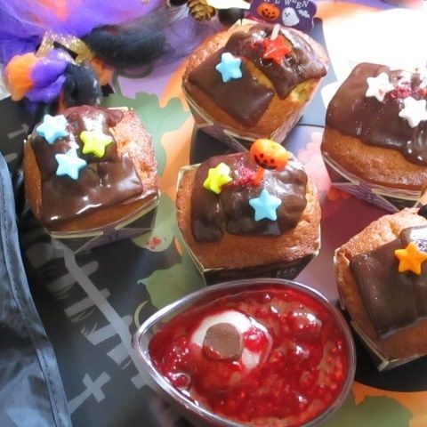 セリア材料で 気楽に作って楽しもう ハロウィンカップケーキ 暮らしニスタ