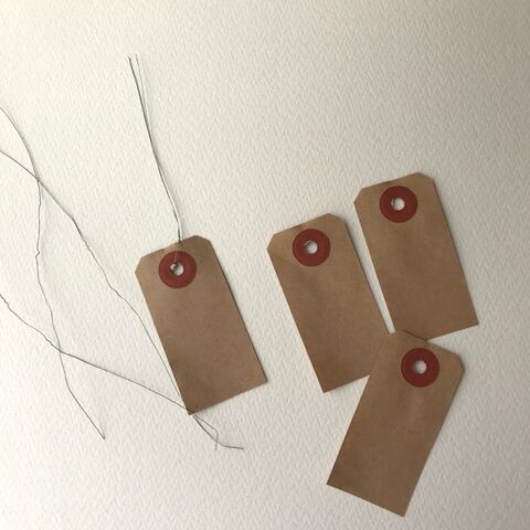 100均荷造り札ですぐ出来る 簡単可愛い目玉タグ 暮らしニスタ 100均荷造り札ですぐ出来る 簡単可愛い目玉タグ 暮らしニスタ