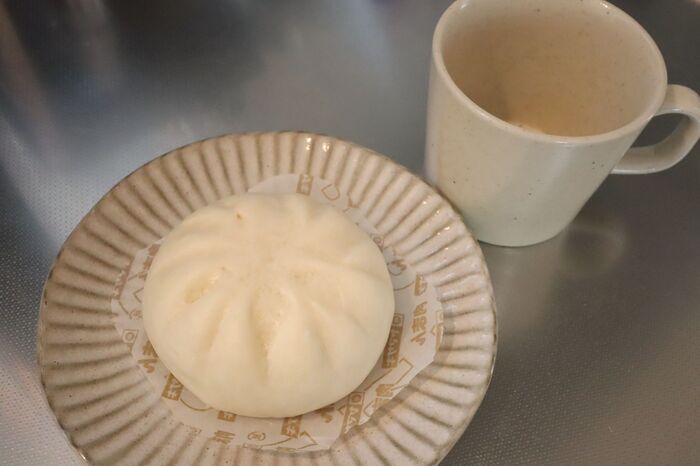 電子レンジでふっかふか 肉まんをおいしく温める方法は 暮らしニスタ