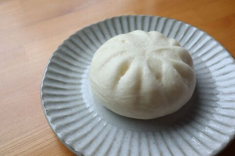 電子レンジでふっかふか 肉まんをおいしく温める方法は 暮らしニスタ 電子レンジでふっかふか 肉まんをおいしく温める方法は 暮らしニスタ