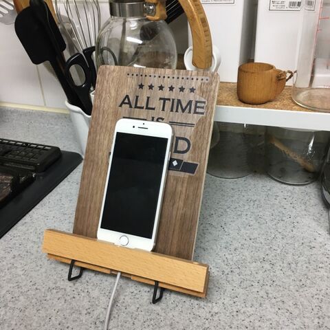 セリア商品たった4つ 充電もできるスマホ タブレット スタンドを簡単10分diy 暮らしニスタ セリア商品たった4つ 充電もできるスマホ タブレット スタンドを簡単10分diy 暮らしニスタ