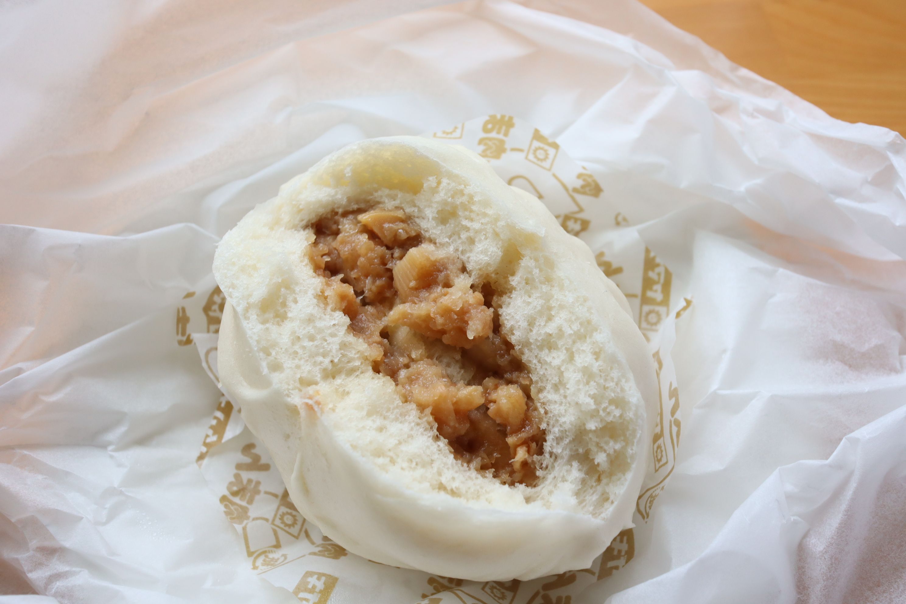 電子レンジでふっかふか 肉まんをおいしく温める方法は 暮らしニスタ