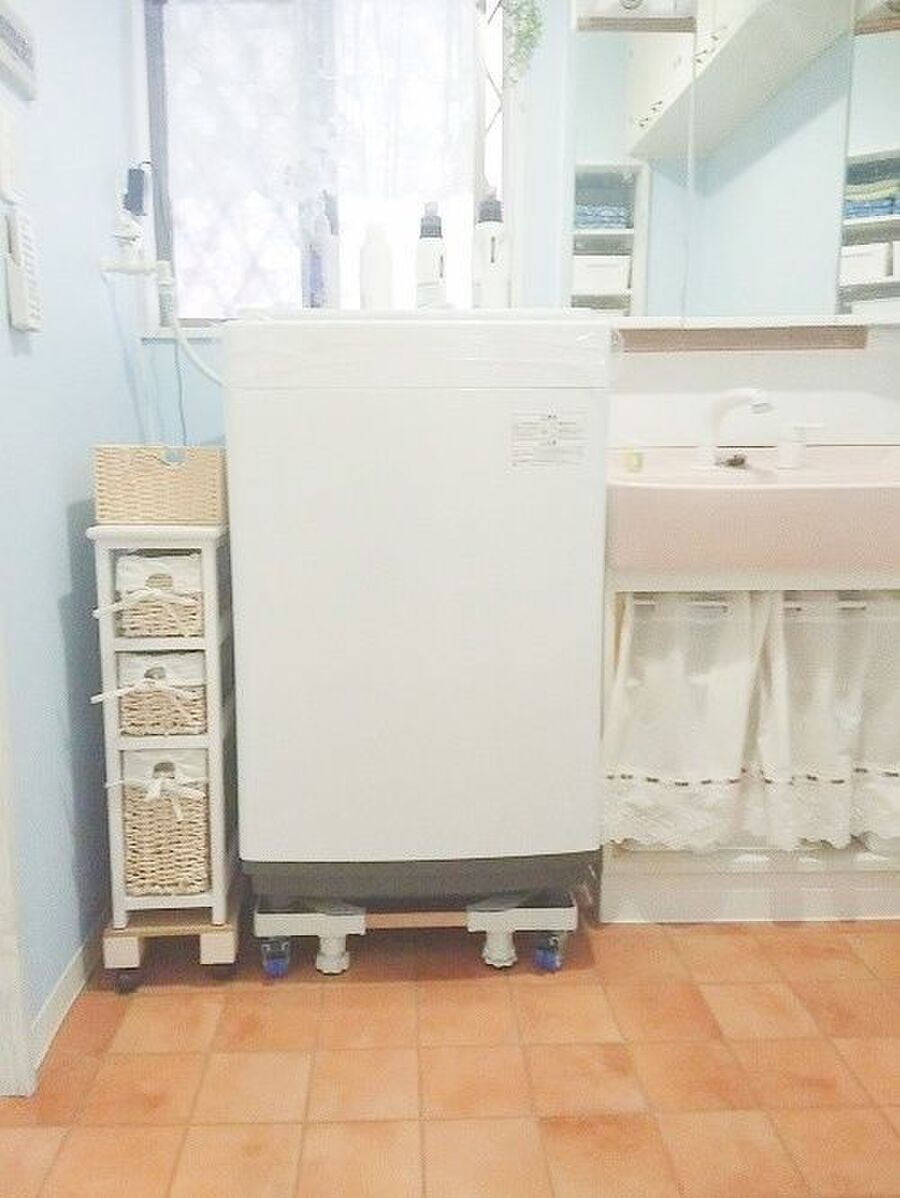Diy 洗濯機横 隙間のラックにキャスター台 暮らしニスタ Diy 洗濯機横 隙間のラックにキャスター台 暮らしニスタ