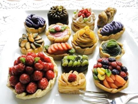 ブックカバー お気に入りの写真で 100均のカラー小麦粘土で作った小さなケーキ 暮らしニスタ