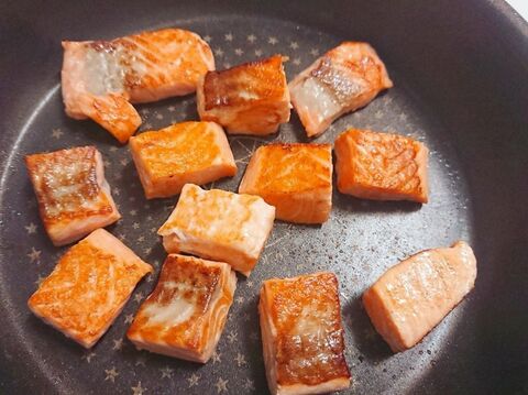 骨抜き不要 子供がパクパク食べる鮭のマカロニグラタンレシピ 暮らしニスタ 骨抜き不要 子供がパクパク食べる鮭のマカロニグラタンレシピ 暮らしニスタ