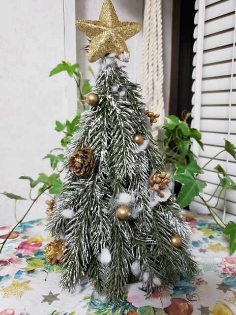 100均diy フェイクのもみの木で大人かわいいクリスマスツリー 暮らしニスタ 100均diy フェイクのもみの木で大人かわいいクリスマスツリー 暮らしニスタ