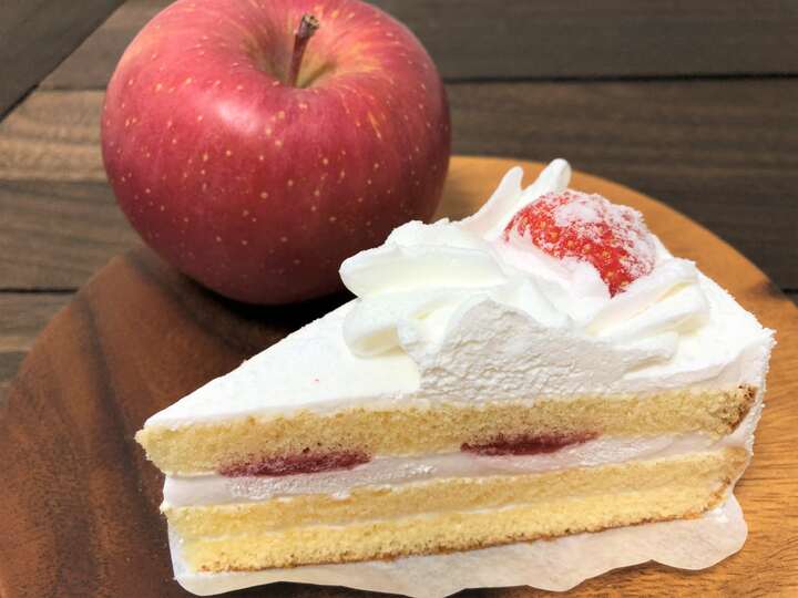 え、リンゴが味方ってホント!?余ったケーキをおいしいまま保存する驚きの方法とは?