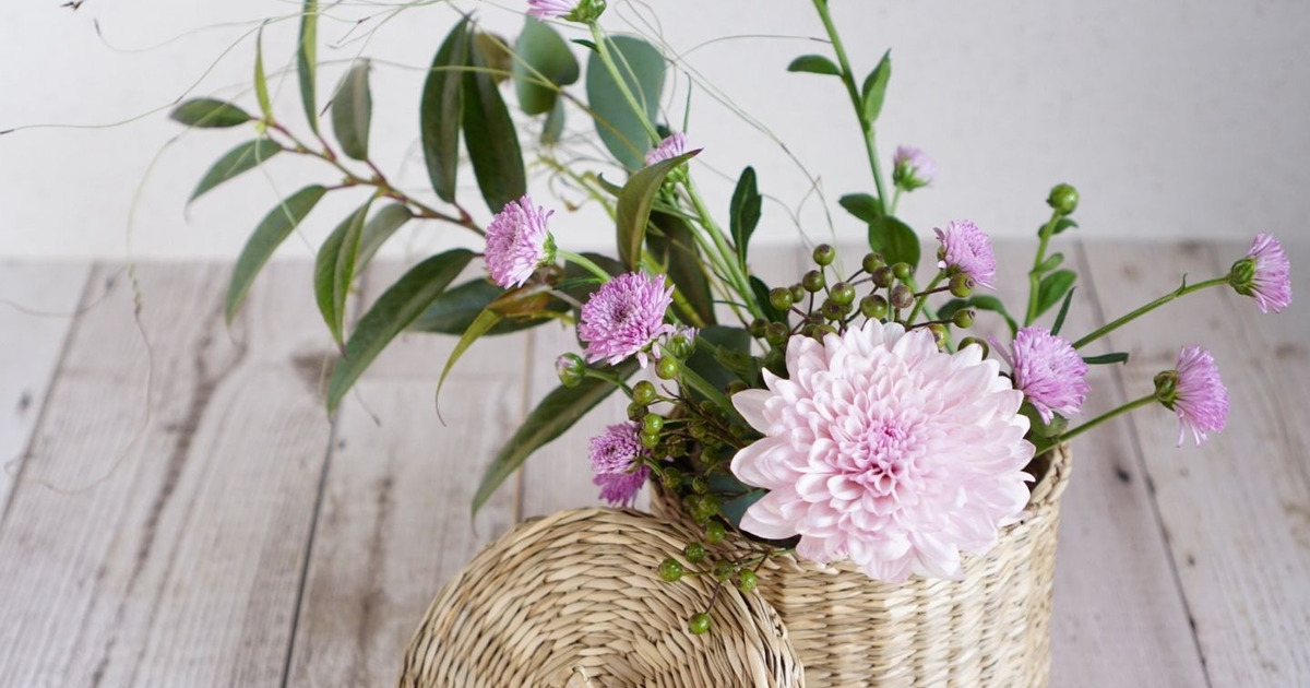 仏花のイメージを払拭できる オシャレな菊のアレンジ方法 暮らしニスタ