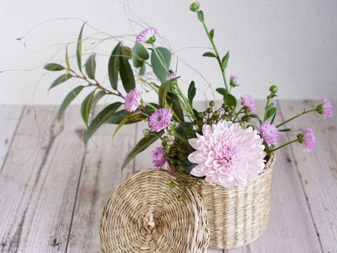 仏花のイメージを払拭できる オシャレな菊のアレンジ方法 暮らしニスタ 仏花のイメージを払拭できる オシャレな菊のアレンジ方法 暮らしニスタ