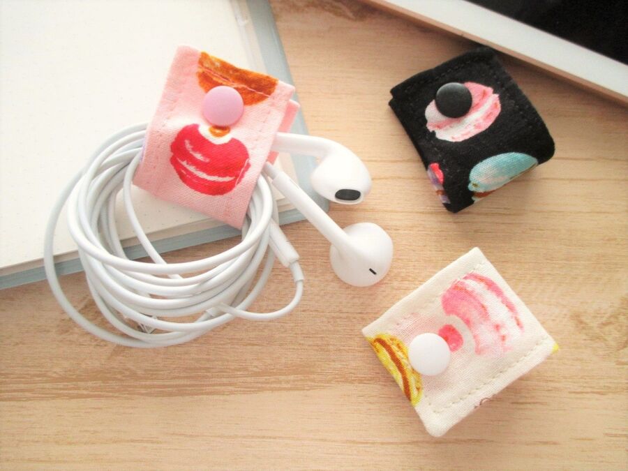 ハギレで簡単 イヤホンコードホルダーの作り方 暮らしニスタ ハギレで簡単 イヤホンコードホルダーの作り方 暮らしニスタ