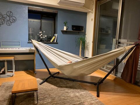 ハンモックを寝具として使う 家族の反応はいかに 暮らしニスタ ハンモックを寝具として使う 家族の反応はいかに 暮らしニスタ