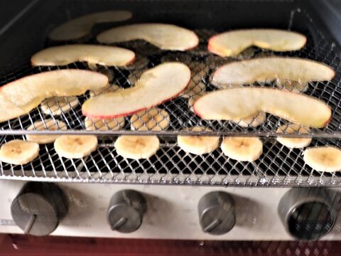 低温コンベクションオーブンで簡単 パリパリりんごチップ 暮らしニスタ