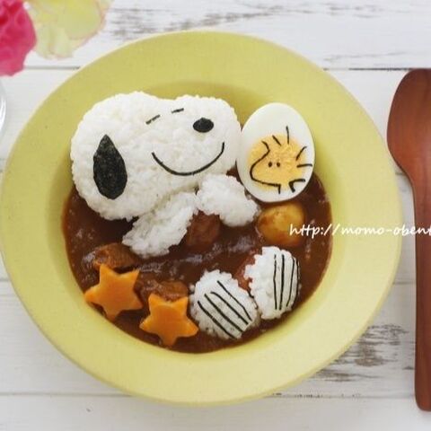 ごはんと海苔だけで出来るお手軽キャラカレー のんびりスヌーピーのデコカレー 動画レシピあり 暮らしニスタ