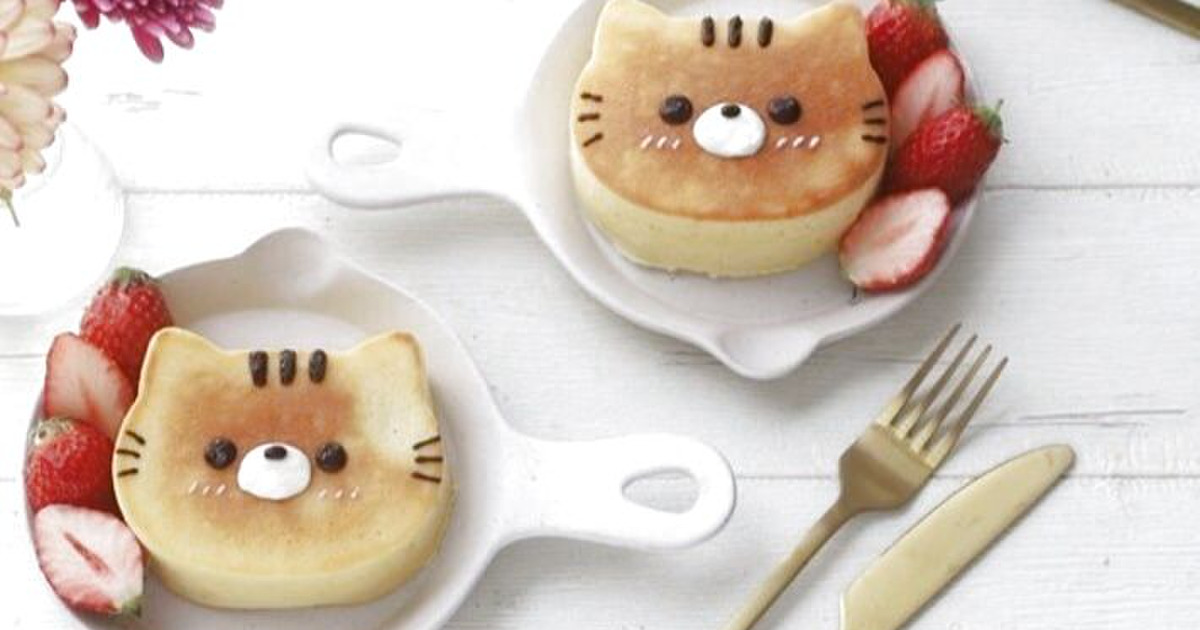 セリアのネコ型厚焼きパンケーキ型で Hm使用ひと手間でお店みたいにフワフワパンケーキ 動画レシピあり 暮らしニスタ