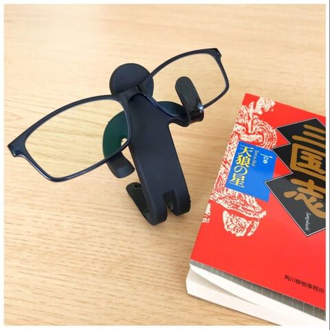 ダイソーのあの曲がるフック 老眼鏡を捧げ持つ 暮らしニスタ ダイソーのあの曲がるフック 老眼鏡を捧げ持つ 暮らしニスタ