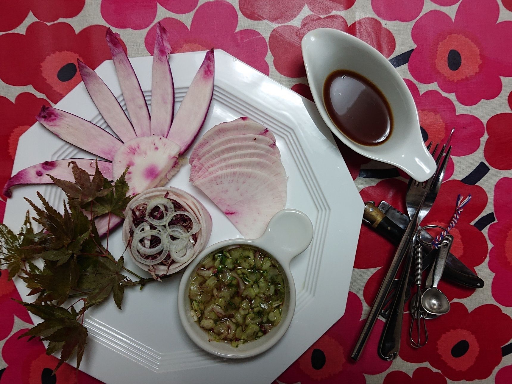 👦 👨 👲  赤カブ　もものすけのsalad、柚子胡椒ドレで・・・👦 👩  👮  