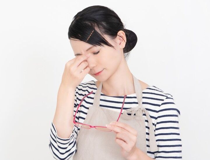 疲れ目、視力低下…「目の不調」、感じてる? 気になる原因と、おうちケア事情をリサーチ!