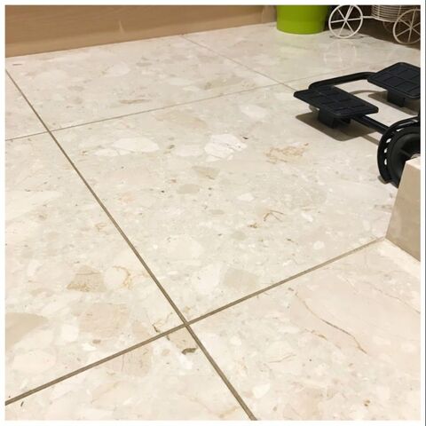 玄関タイルの目地汚れ メラミンスポンジが 暮らしニスタ 玄関タイルの目地汚れ メラミンスポンジが 暮らしニスタ