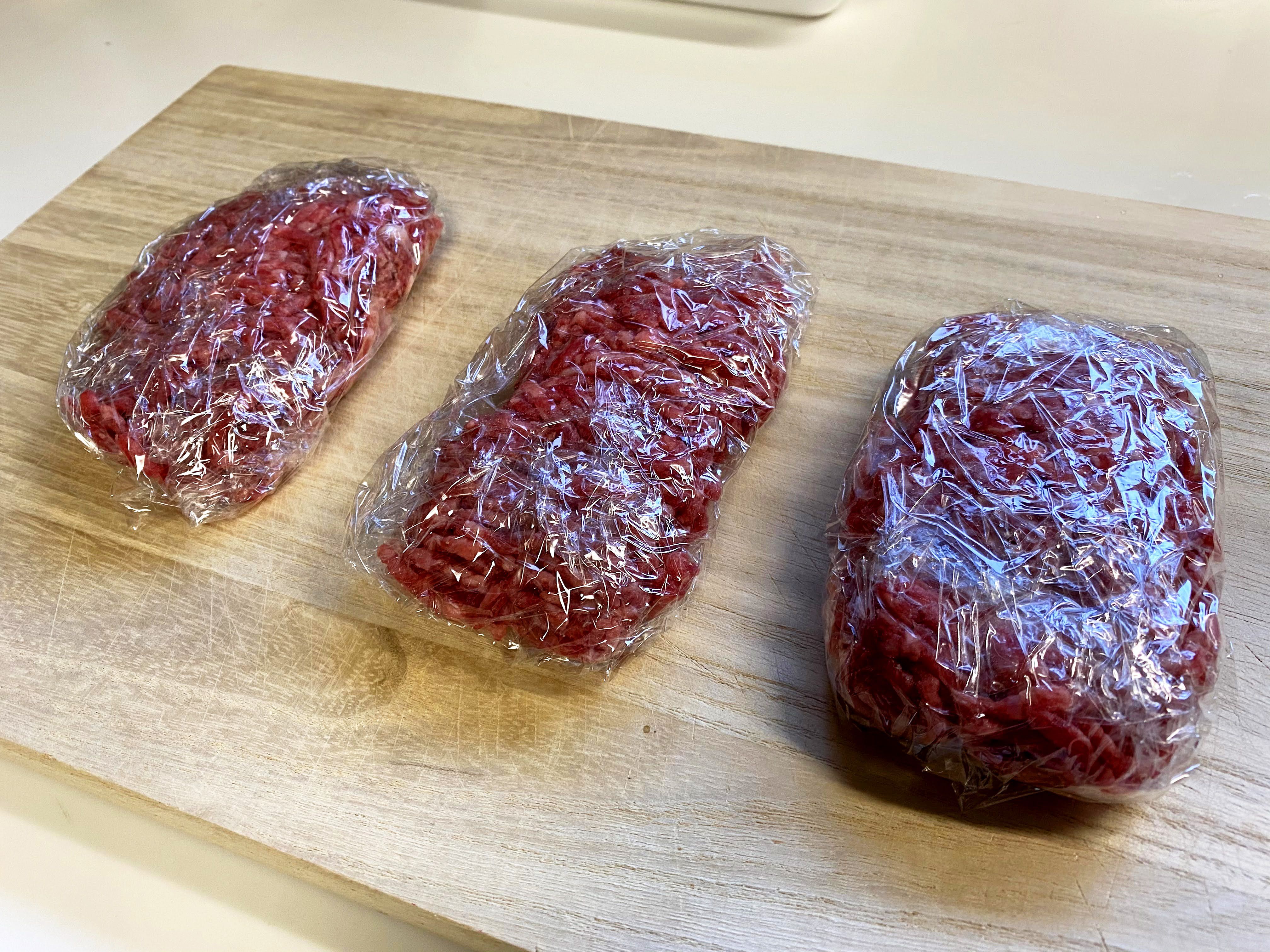 冷凍肉をすぐ使いたい そんなときの最適解はアルミ鍋 時短 低コストに 暮らしニスタ