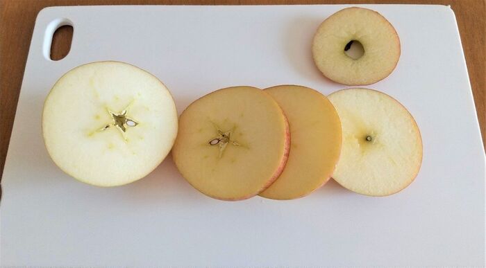 簡単 時短 見た目よし りんごの切り方 むき方をご紹介 暮らしニスタ りんごのおいしい季節到来 H家でもここ最 dメニューニュース Nttドコモ 簡単 時短 見た目よし りんごの切り方 むき方をご紹介 暮らしニスタ りんごのおいしい季節到来 H家でもここ最 dメニューニュース Nttドコモ