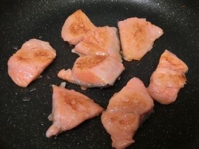 1.鮭を焼く