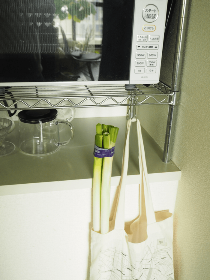 狭いキッチンで助かる じゃがいも 玉ねぎのスッキリおしゃ見え保存法 暮らしニスタ 狭いキッチンで助かる じゃがいも 玉ねぎのスッキリおしゃ見え保存法 暮らしニスタ