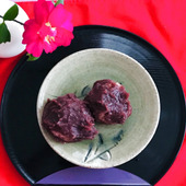 炊飯器にお餅１個を入れておはぎ作りました。