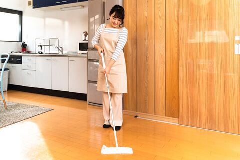 家庭内感染を防ぐ コロナ禍の 床掃除 術 暮らしニスタ 家庭内感染を防ぐ コロナ禍の 床掃除 術 暮らしニスタ