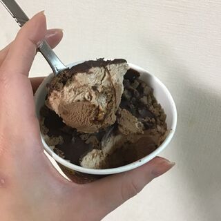 エッセルスーパーカップスイーツから4層仕立てのガトーショコラ 暮らしニスタ エッセルスーパーカップスイーツから4層仕立てのガトーショコラ 暮らしニスタ