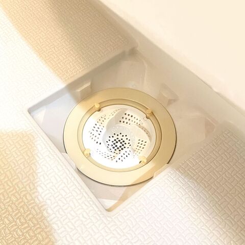 100均グッズも大活躍 便利グッズ1つでお風呂掃除が超絶ラクになる 暮らしニスタ 100均グッズも大活躍 便利グッズ1つでお風呂掃除が超絶ラクになる 暮らしニスタ