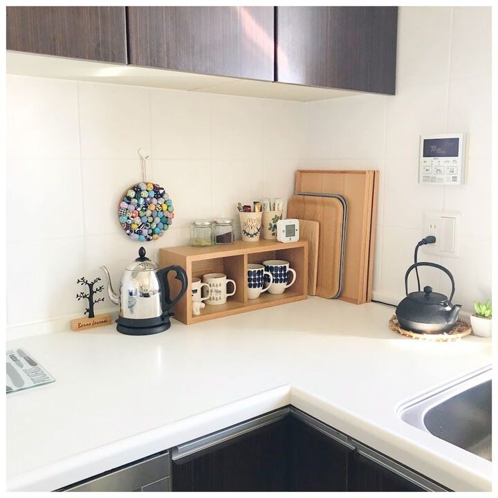 100均グッズ3つで!キッチンシンク下のデッドスペースを “使える”収納に!