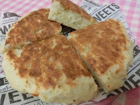 おろし野菜の水分だけで☆　フライパンでチーズ野菜パン